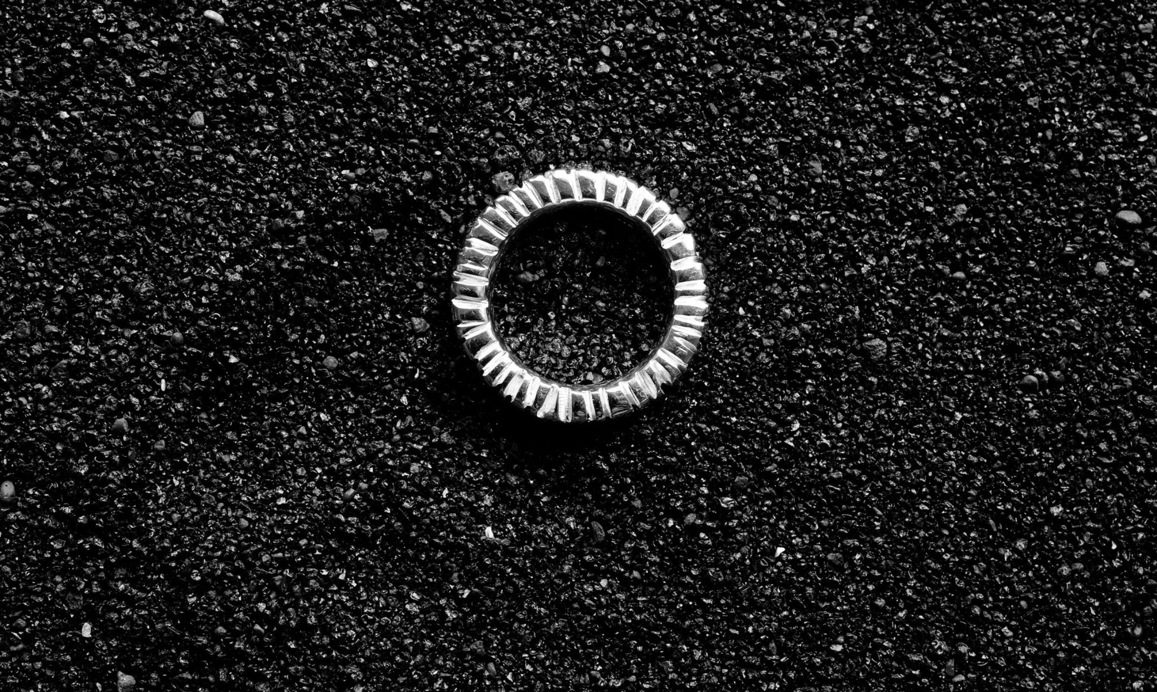 IN&OUT Ring