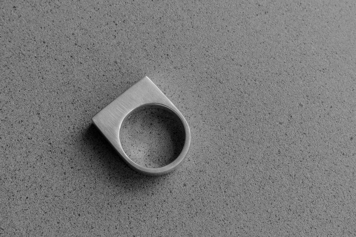 signet ring OTIS
